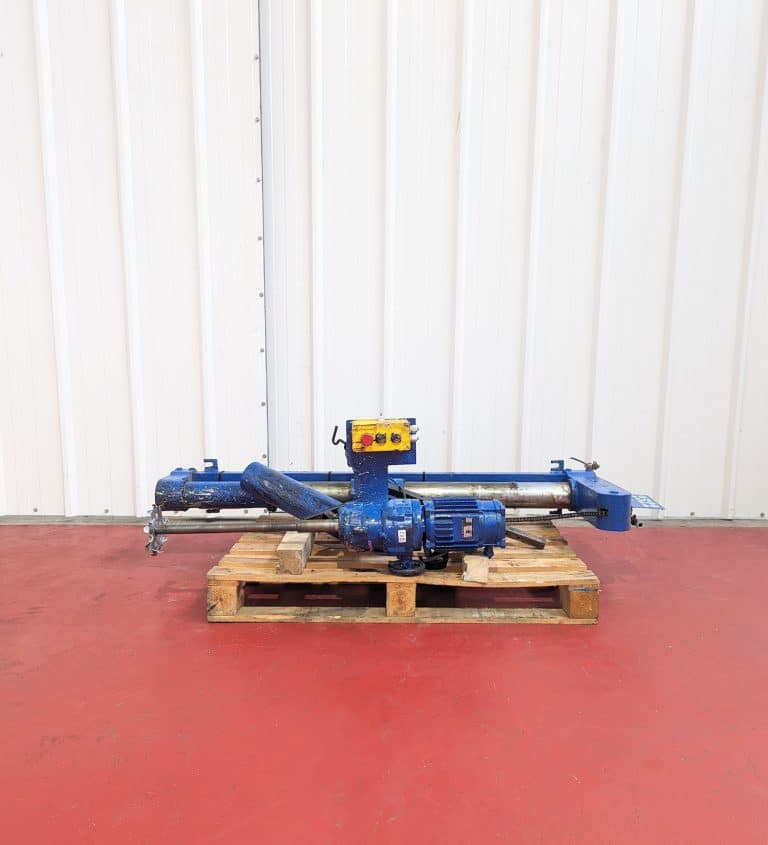 Stirrer on wall support 2