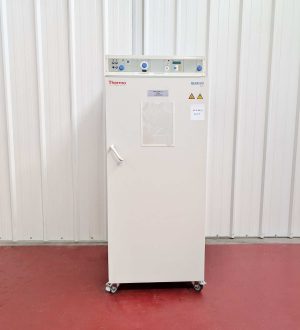 Thermo Scientific Heraeus UT 6420 - Etuve de séchage 